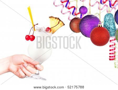 hand with alcohol cocktail