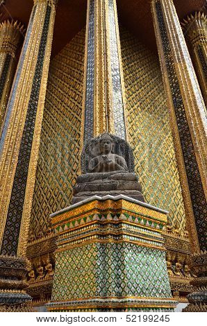 Stone Budda In Royal Palace