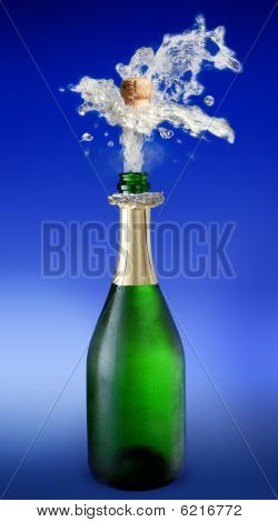 Champagne_bottle_03
