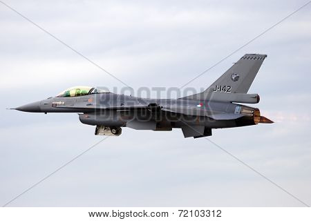 F-16