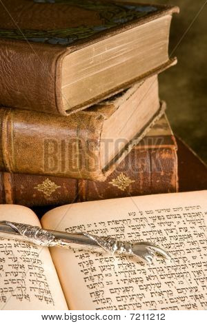 Torah pegepind på bøger