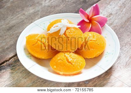 Sugarpalm Cake With Coconut.