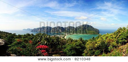 Phuket, Phi Phi Don synvinkel