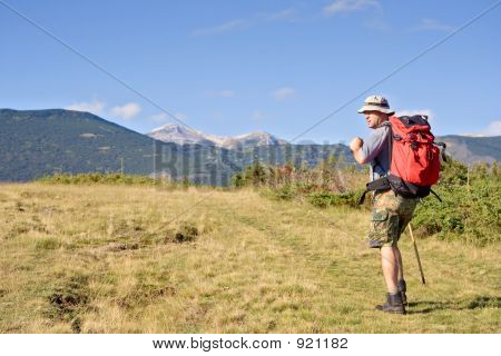 Turista směřuje k Solunska Glava vrchol