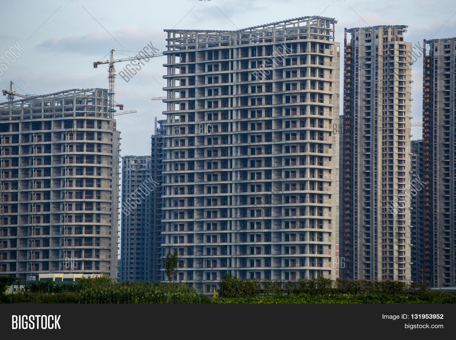 New Building 图片和照片(免费试用) | Bigstock