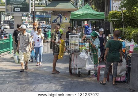 BANGKOK THAILAND - APR 24 : street food stall Ratchaprasong Junction in front of CentralWorld on april 24 2016 thailand. Ratchaprasong Junction one of is famous landmark of Bangkok
