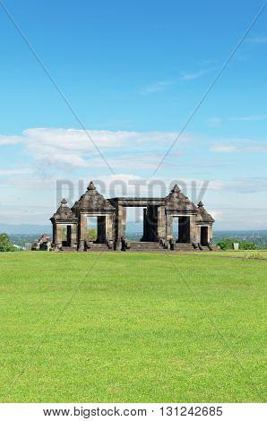 the main gate of ratu boko palace complex