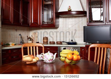 Schöne moderne Küche aus Holz-Interieur