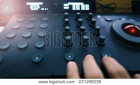 Color Grading Adjusting Controller Equipment For Movie