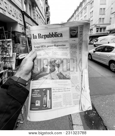Paris, France - Mar 15, 2018: Italian La Republica Newspaper With Portrait Of Stephen Hawking The En