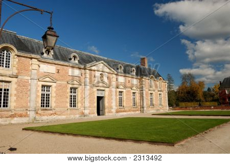 Hermoso castillo viejo en la Provenza