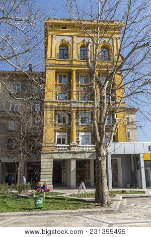 Dimitrovgrad, Bulgaria - March 15, 2014: Typical Street And Building In Town Of Dimitrovgrad, Haskov