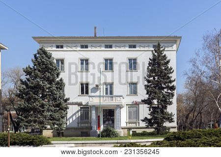 Dimitrovgrad, Bulgaria - March 15, 2014: Typical Street And Building In Town Of Dimitrovgrad, Haskov