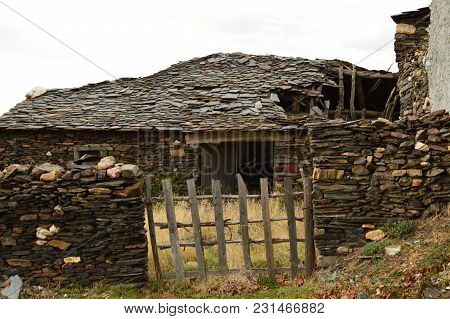 Old House Of The 18th Century Practically Demolished In Becerril. Buildings Architecture Travel Octo