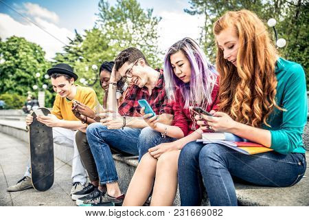 Friends With Smartphones
