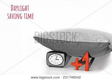 Daylight Saving Time. Dst. Wall Clock Going To Winter Time.