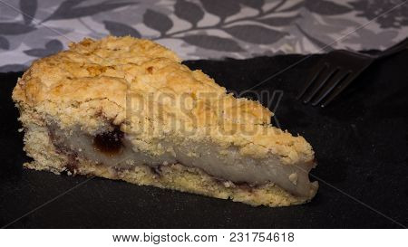 Pasticciotto Cake (italian Cake) Torta Pasticciotto (food Photo)