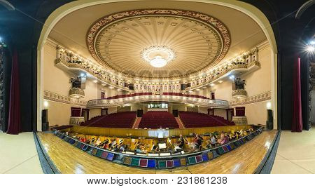 Donetsk,ukraine. 25 August 2017.panorama Of The Dramatic Theater Of Opera And Ballet.vid From The St