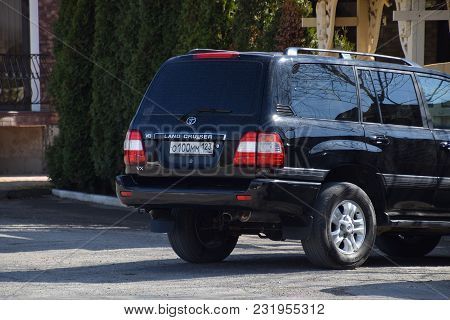 Slavyansk-on-kuban, Russia - March 19, 2018: Car Land Cruiser Prado From Toyota. The Car Is Parked N