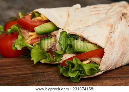 Shawarma Sandwich With Fresh Vegetables And Chicken Grilled Meat, Doner Kebab, Chicken Shawarma, Bur