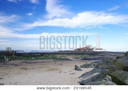 St Marys Faro con rocas