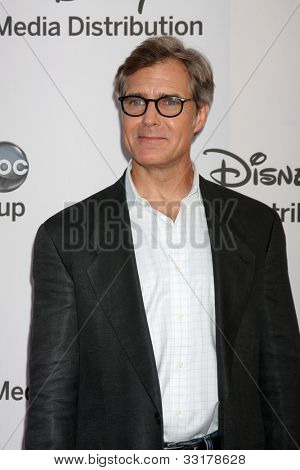 LOS ANGELES - 20 พฤษภาคม: Henry Czerny มาที่เอบีซี / Upfronts นานาชาติดิสนีย์ที่ Walt Disne