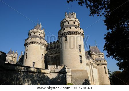 ฝรั่งเศส ปราสาท Pierrefonds ใน Picardie