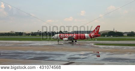 Don-mueang, Bangkok - May, 2018 : Don-mueang International Airport View, Airplane Taxi In Taxiway To