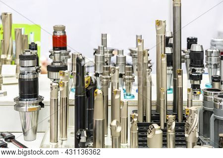 Various Type High Speed Cutting Tool For Industrial E.g. End Mill And Shell Mill And Face Mill Etc. 