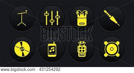 Set Cd Or Dvd Disk, Audio Jack, Music Player, Microphone, Air Headphones In Box, Equalizer, Stereo S