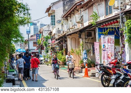 Malacca,malaysia - April 21,2019 : Jonker Street Is The Centre Street Of Chinatown In Malacca. It Wa