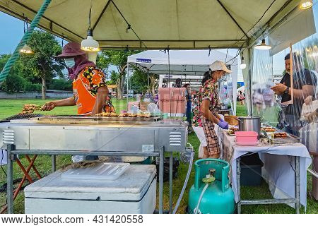 Kanchanaburi,thailand - September 12, 2020: Unidentified People Protect Yourself From Germs By Weari