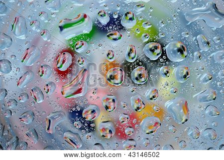 Molti colorati acqua goccia sfondo