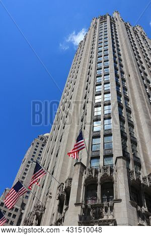 Chicago, Usa - June 27, 2013: Tribune Tower Neo-gothic Skyscraper In Chicago. It Is 462 Ft (141 M) T