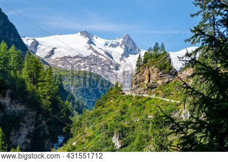 High Alpine Peaks With Glacier. Gschloss Valley Under Venediger Group, Hohe Tauern National Park, Au
