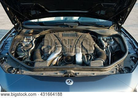 Dnepropetrovsk, Ukraine - 08.24.2021: Photos Of The Mercedes Benz Sl550 Convertible On The Road. Vie