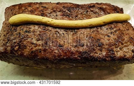 Roastbeef With Fried Potatoes An Remoulade Sauce