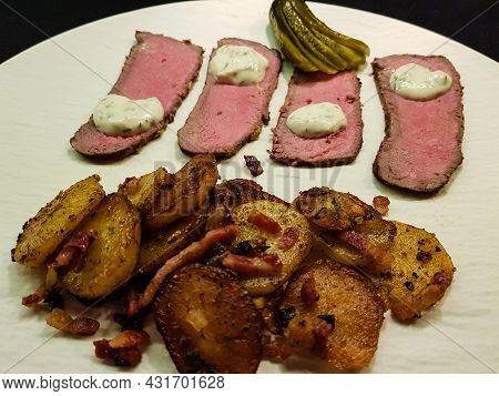 Roastbeef With Fried Potatoes An Remoulade Sauce