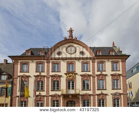 โอลด์ซิตี้ฮอลล์ (1741) Offenburg เยอรมนี