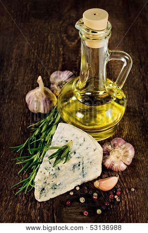 Blue Cheese , Olive Oil And Spices
