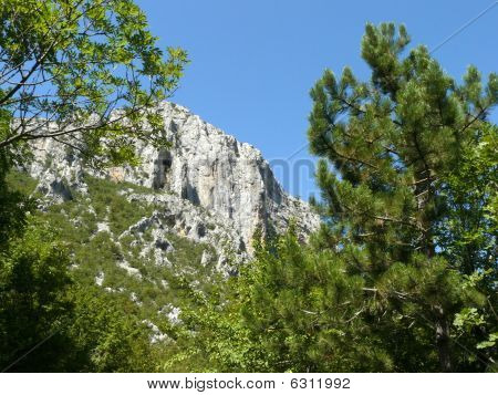 หินในอุทยานแห่งชาติ Paklenica