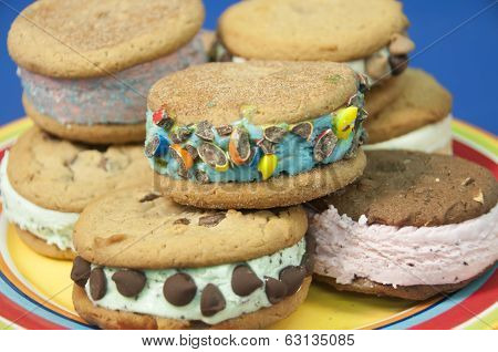 ice cream cookie sandwiches
