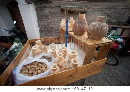 Souvenir Shop In Lijiang Dayan Old Town .
