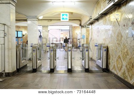 The image of turnstile at a railway vestibule