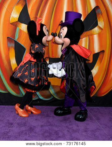 LOS ANGELES - OCT 1:  Minnie Mouse, Mickey Mouse at the VIP Disney Halloween Event at Disney Consumer Product Pop Up Store on October 1, 2014 in Glendale, CA