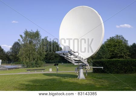 Parabolic Retro Antenna