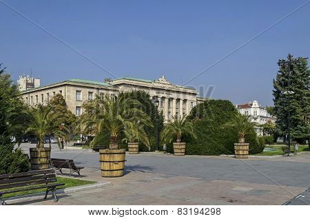 Courts of justice and garden in Ruse town
