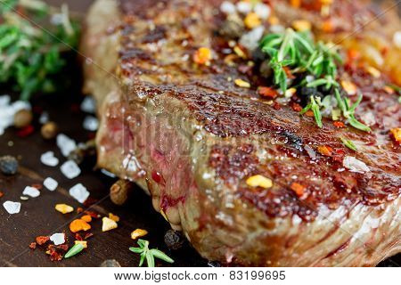 Steak with thyme