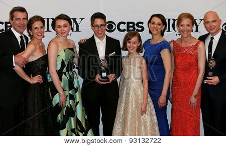 NEW YORK-JUN 7: The cast of 