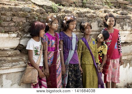 12/03/2016 BURMAMANDALAY At Chin's Pew Me Taj Mahal of Burma Children are guided by guiding tourists cuteness.